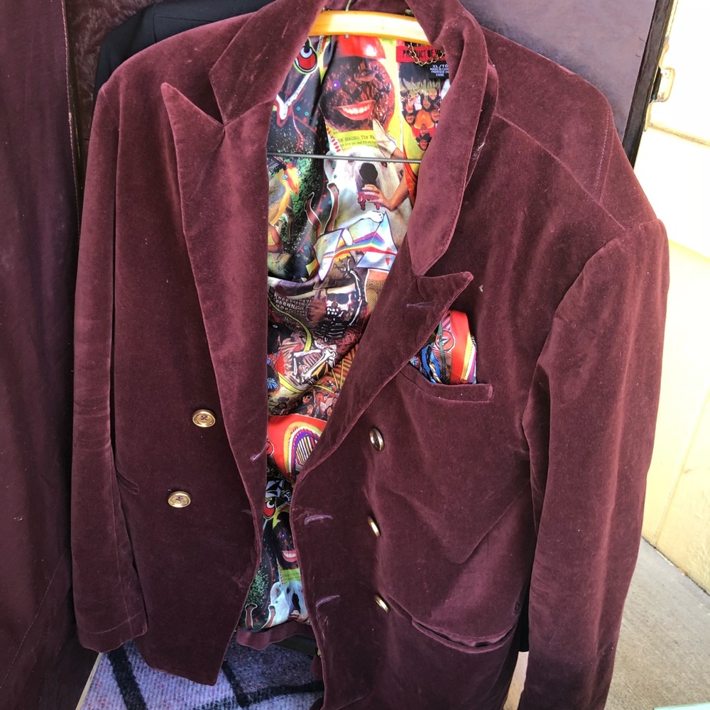 Men’s Volcom velvet blazer